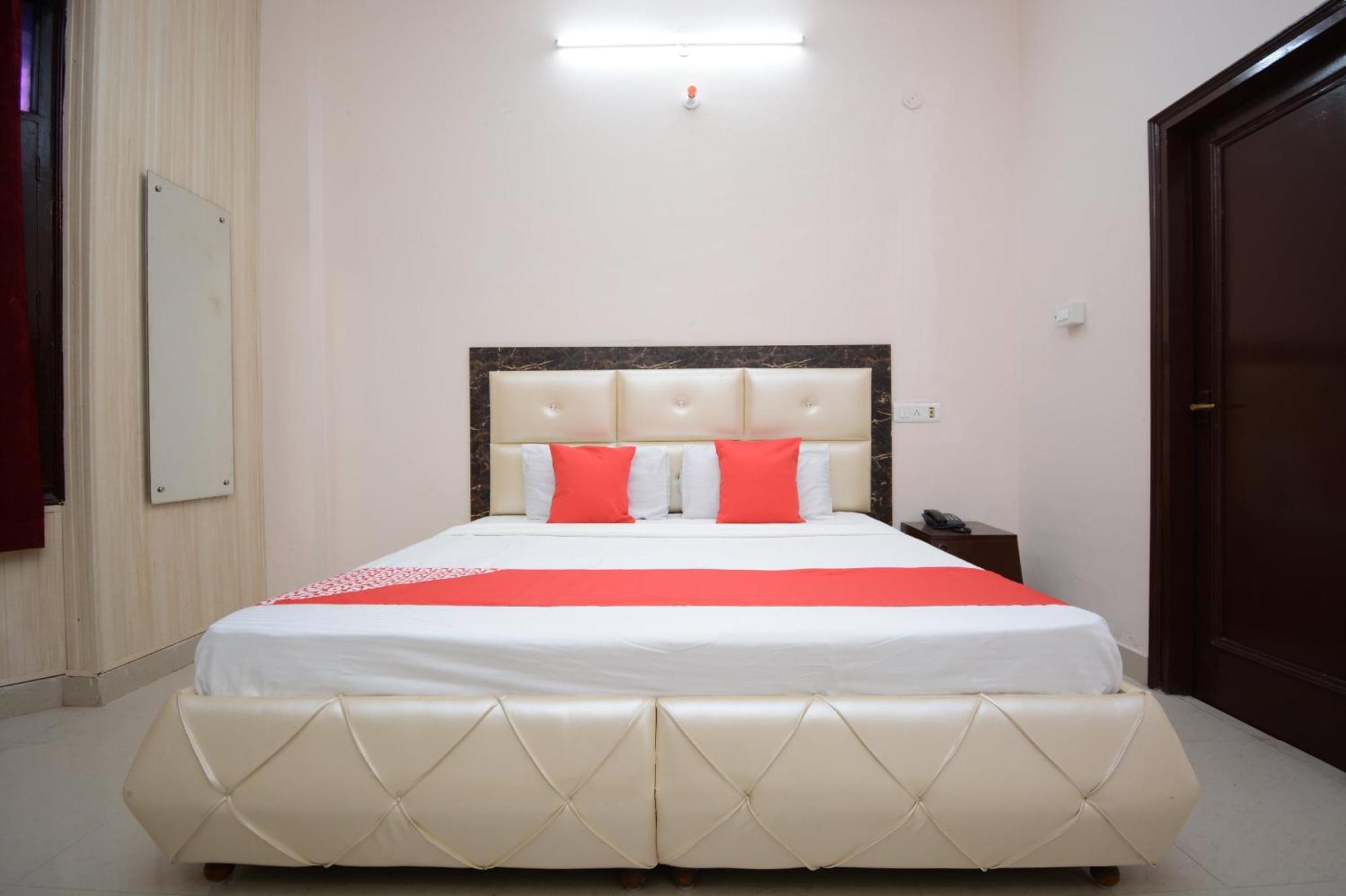 Hotel Asia Palace Pathankot Bagian luar foto