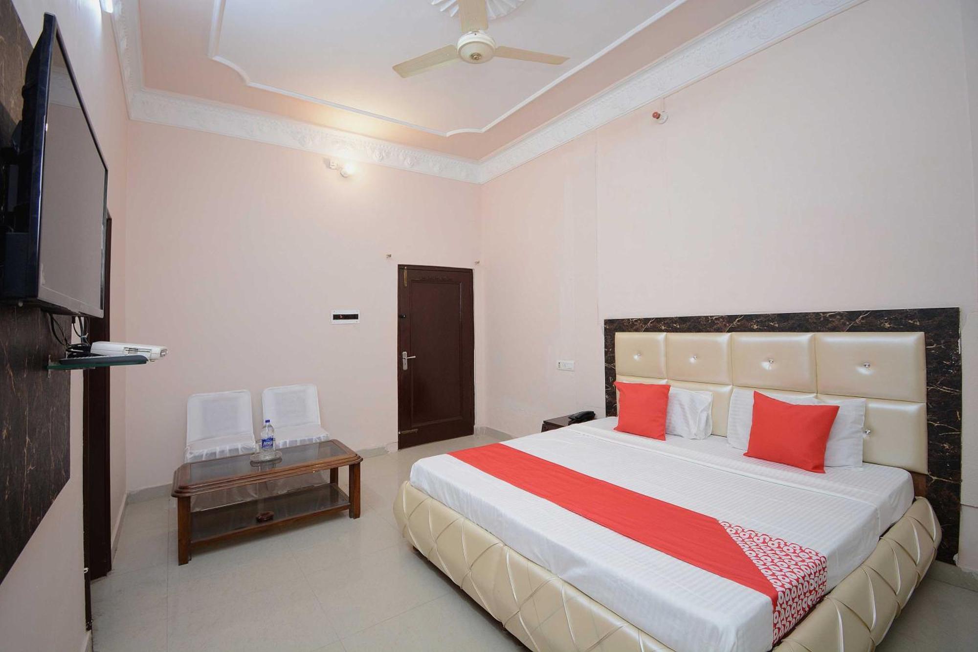 Hotel Asia Palace Pathankot Bagian luar foto