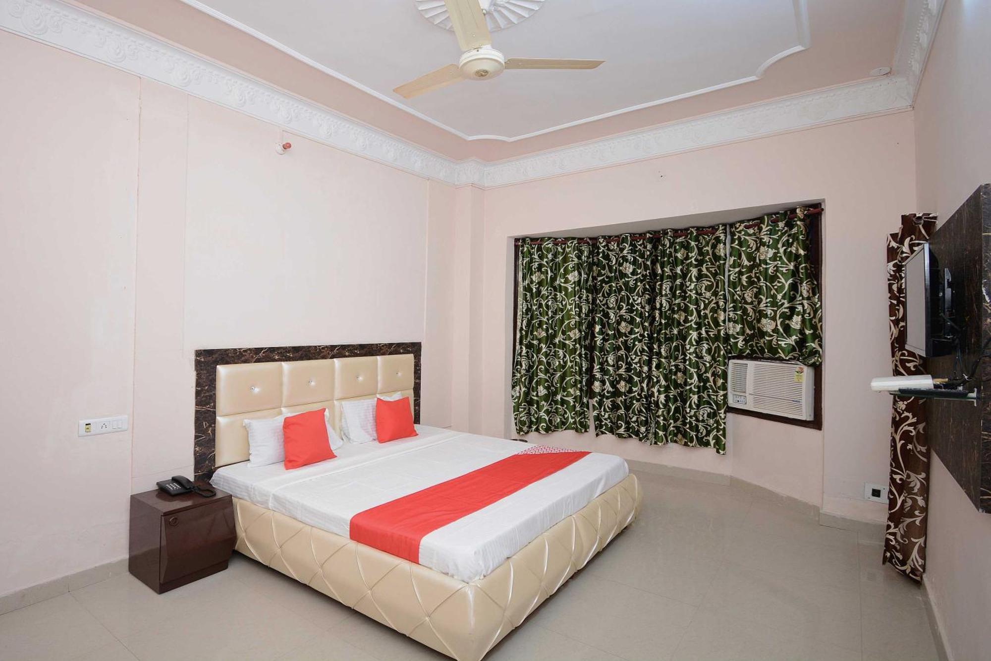 Hotel Asia Palace Pathankot Bagian luar foto