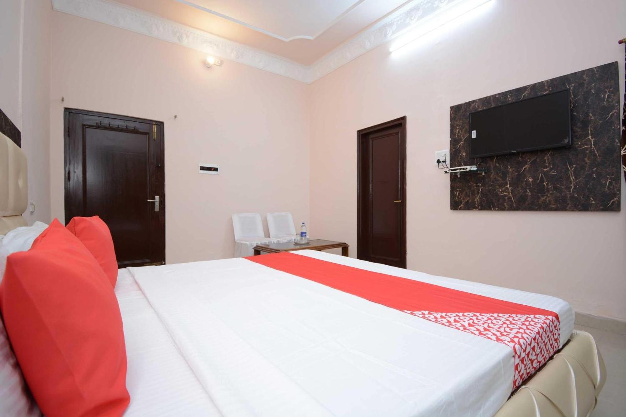 Hotel Asia Palace Pathankot Bagian luar foto