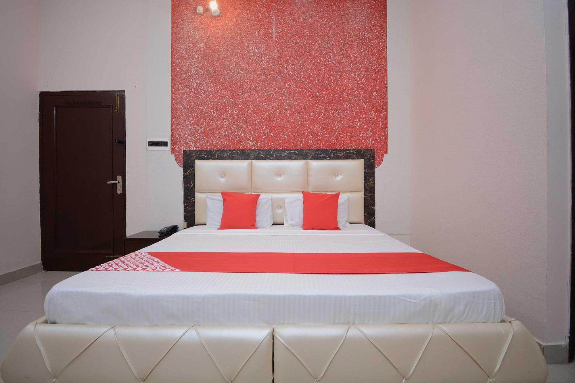 Hotel Asia Palace Pathankot Bagian luar foto
