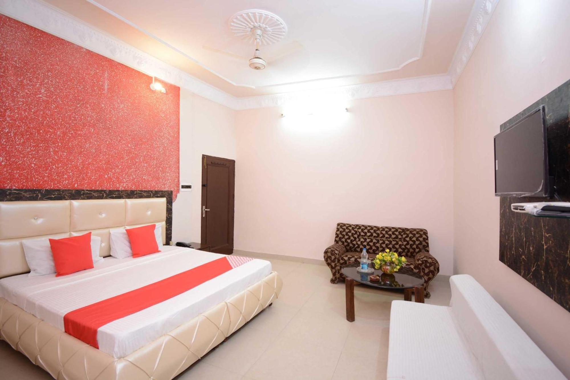 Hotel Asia Palace Pathankot Bagian luar foto