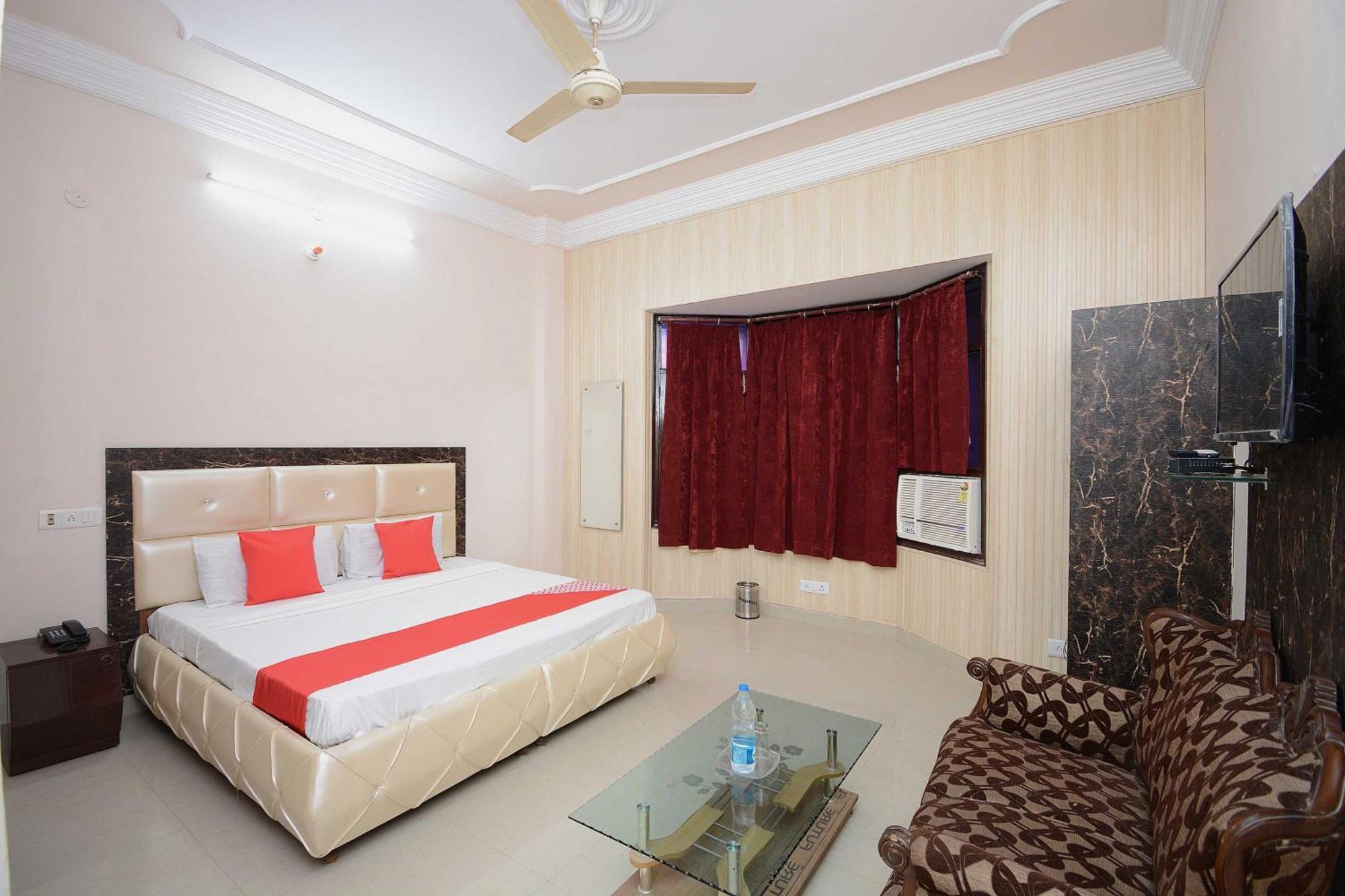 Hotel Asia Palace Pathankot Bagian luar foto