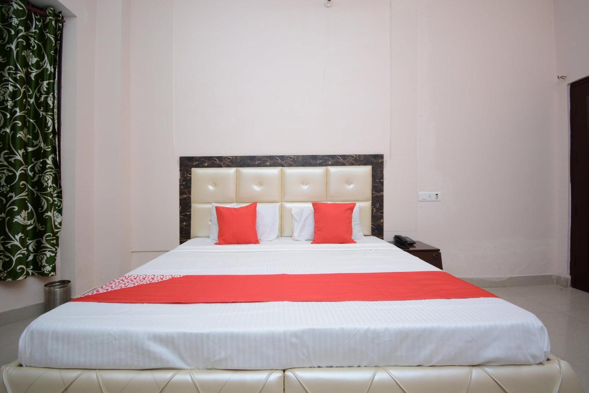 Hotel Asia Palace Pathankot Bagian luar foto