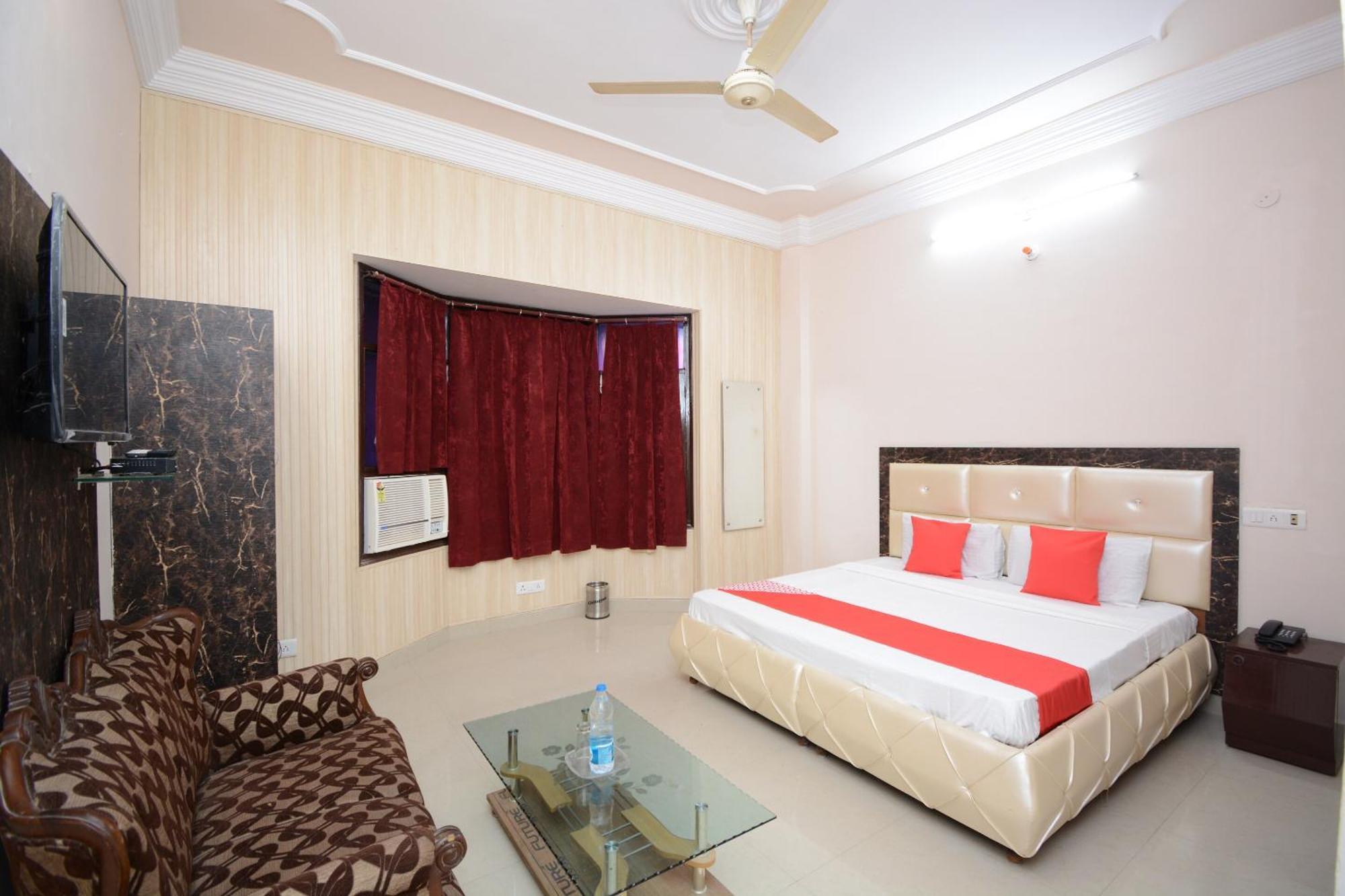 Hotel Asia Palace Pathankot Bagian luar foto